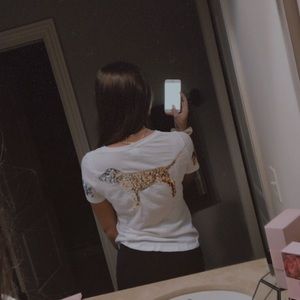 PINK logo tee💛🤍